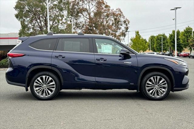 used 2020 Toyota Highlander Hybrid car, priced at $42,500