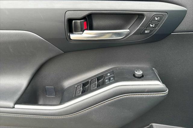 used 2022 Toyota Highlander Hybrid car, priced at $44,500