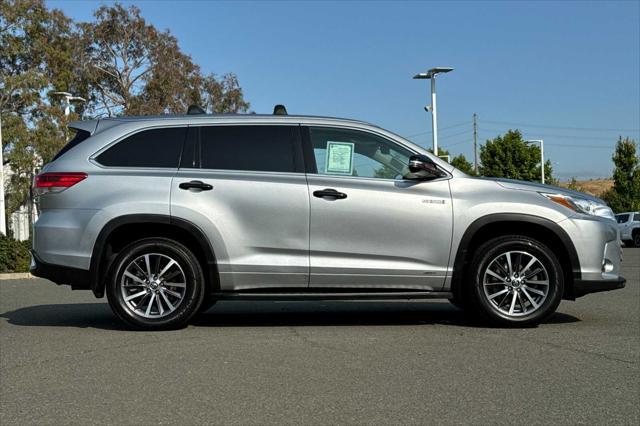 used 2018 Toyota Highlander Hybrid car, priced at $24,000