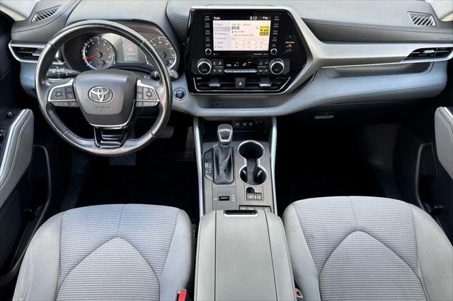 used 2020 Toyota Highlander car, priced at $32,000