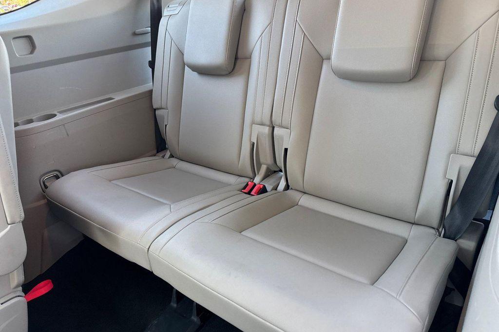 used 2019 Volkswagen Atlas car, priced at $24,000