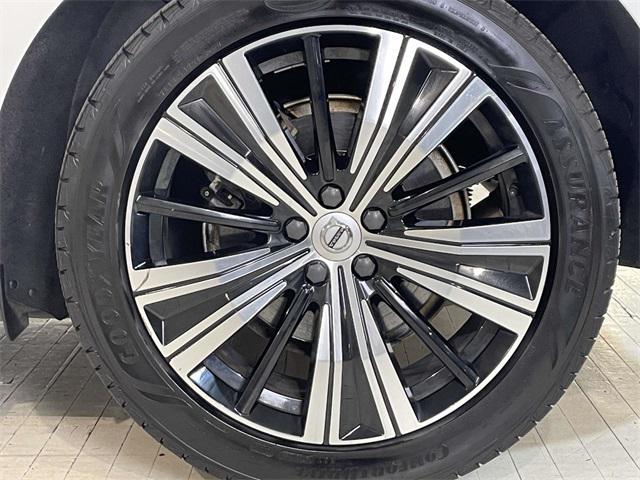 used 2022 Volvo XC60 Recharge Plug-In Hybrid car, priced at $27,499