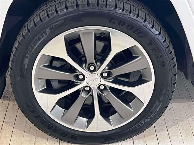 used 2019 Jeep Cherokee car, priced at $17,499