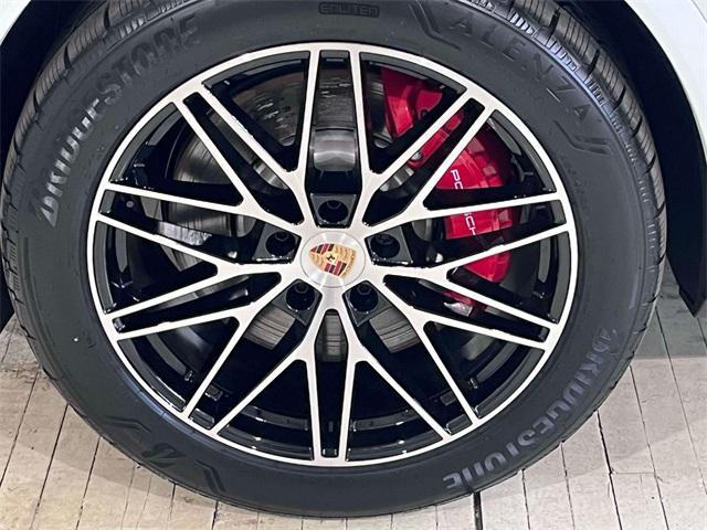 new 2025 Porsche Cayenne car, priced at $133,575