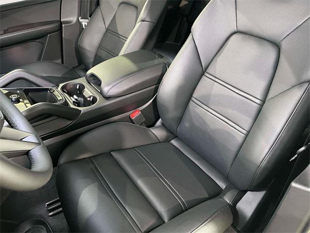 new 2025 Porsche Cayenne car, priced at $133,575