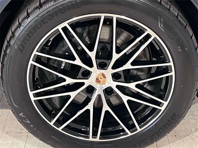 new 2025 Porsche Cayenne car, priced at $108,085
