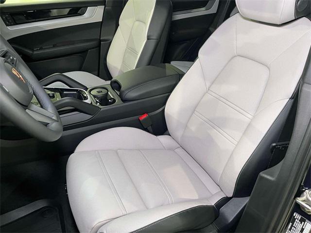 new 2025 Porsche Cayenne car, priced at $108,085