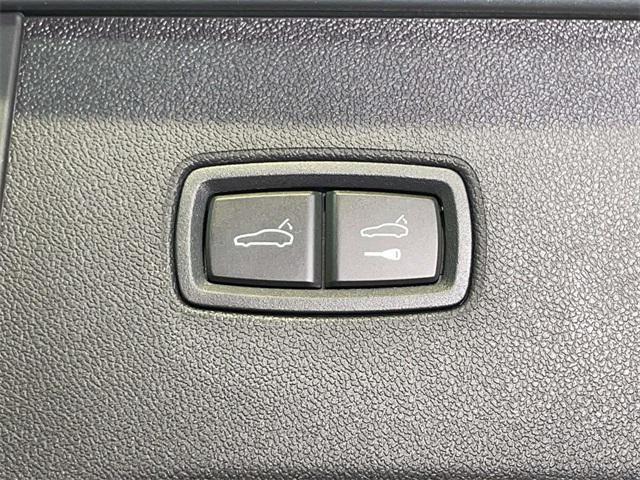 new 2025 Porsche Cayenne car, priced at $106,575