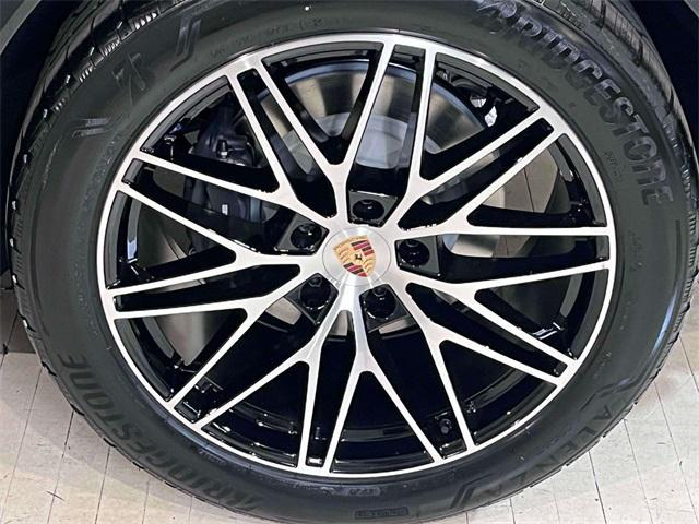 new 2025 Porsche Cayenne car, priced at $107,365