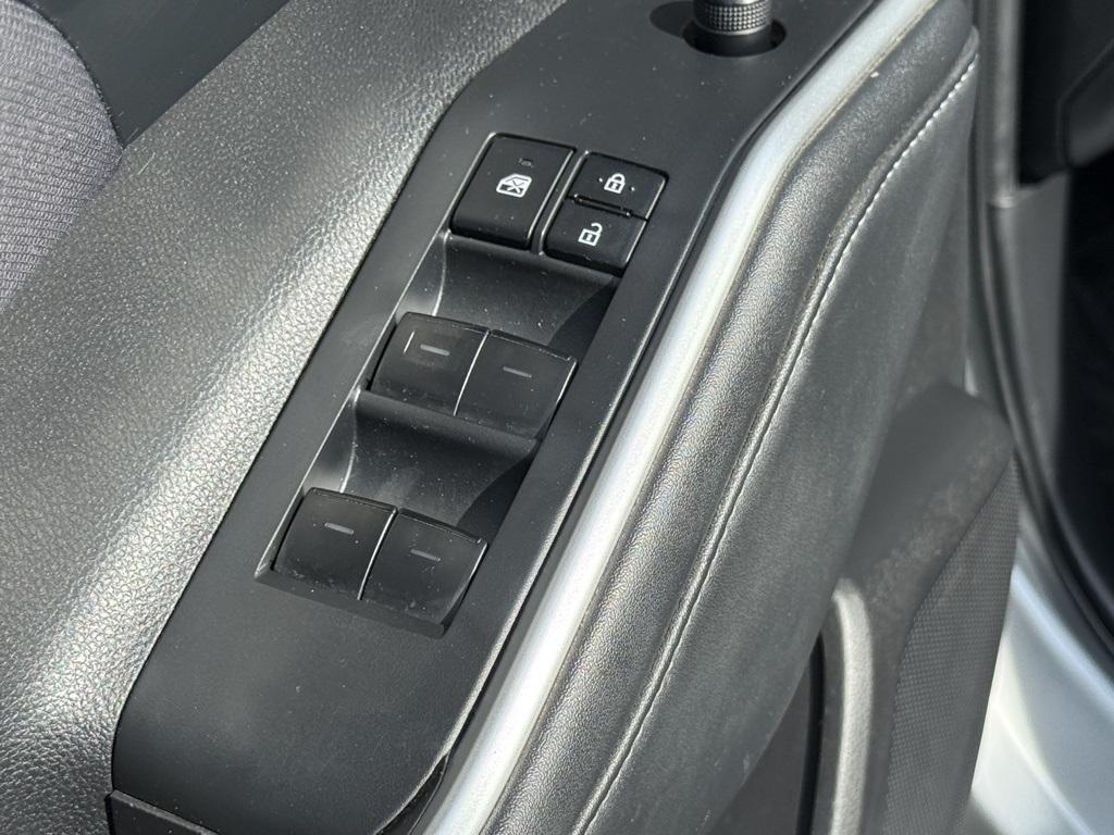 used 2022 Toyota Highlander car, priced at $26,549