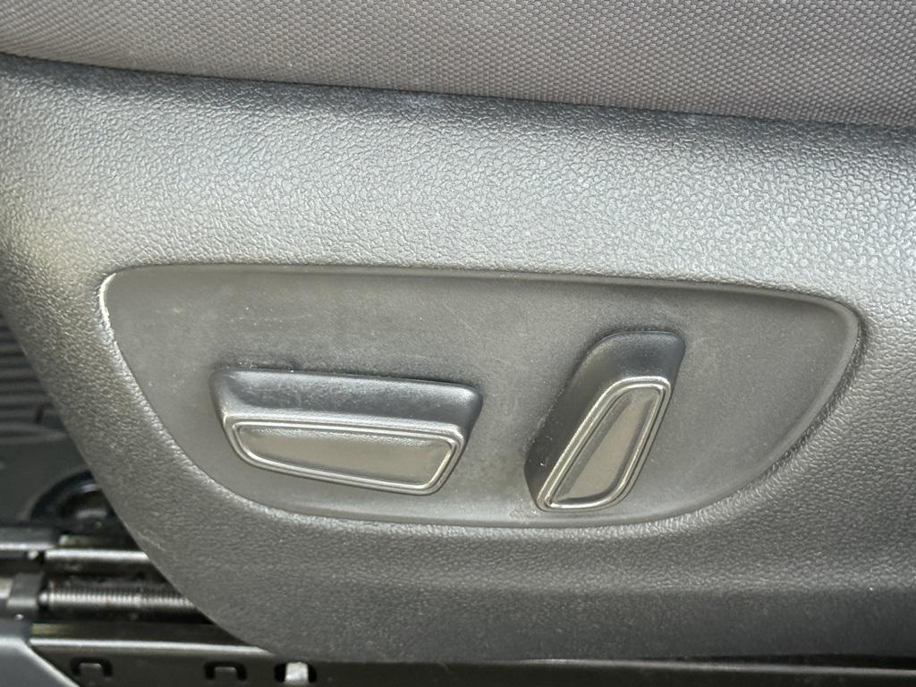 used 2022 Toyota Highlander car, priced at $26,549