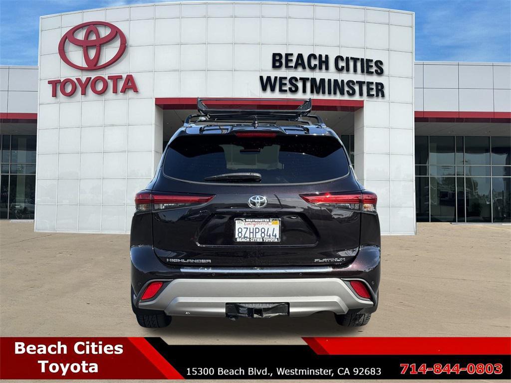 used 2022 Toyota Highlander car, priced at $39,072