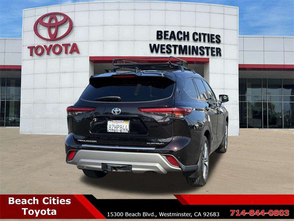 used 2022 Toyota Highlander car, priced at $39,072