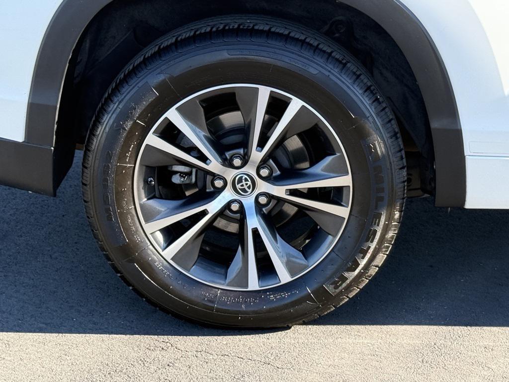 used 2016 Toyota Highlander car, priced at $17,968