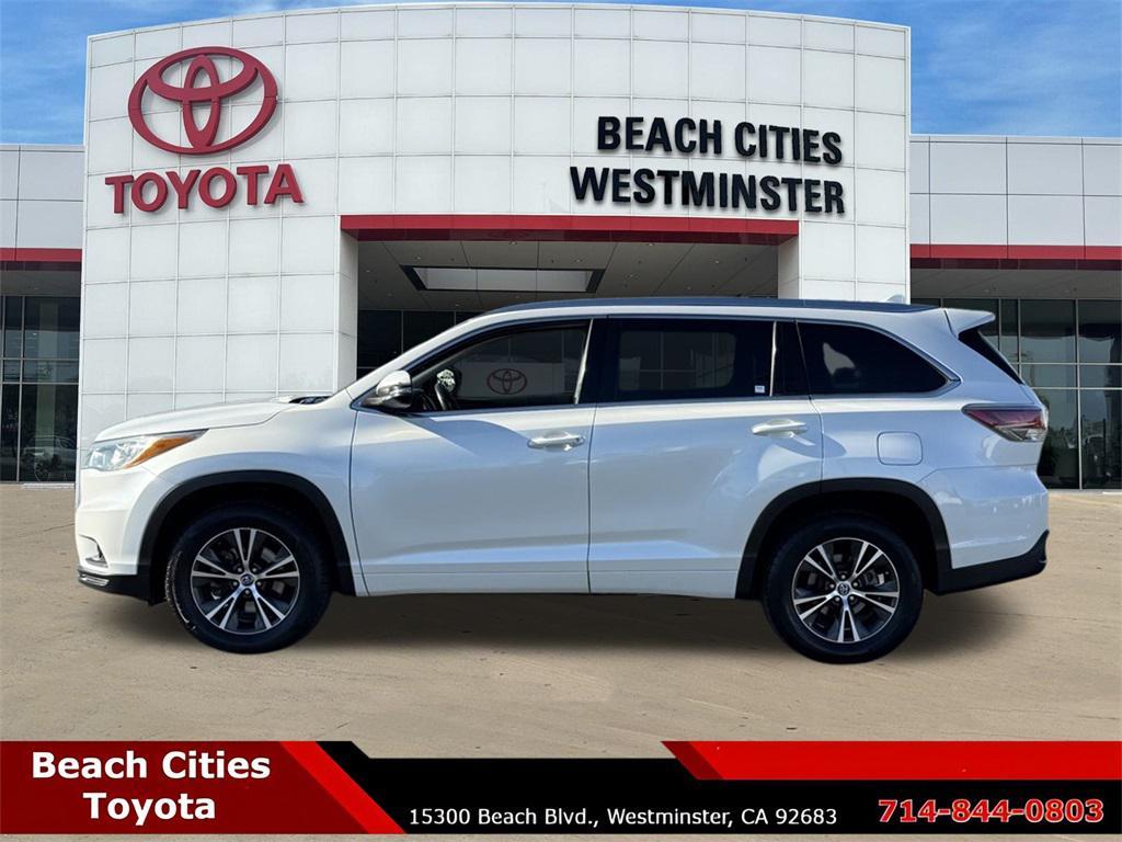 used 2016 Toyota Highlander car, priced at $17,968