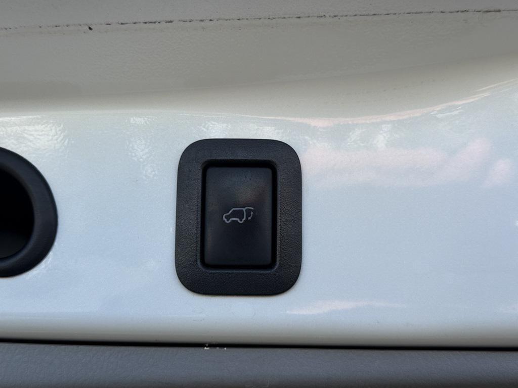 used 2016 Toyota Highlander car, priced at $17,968