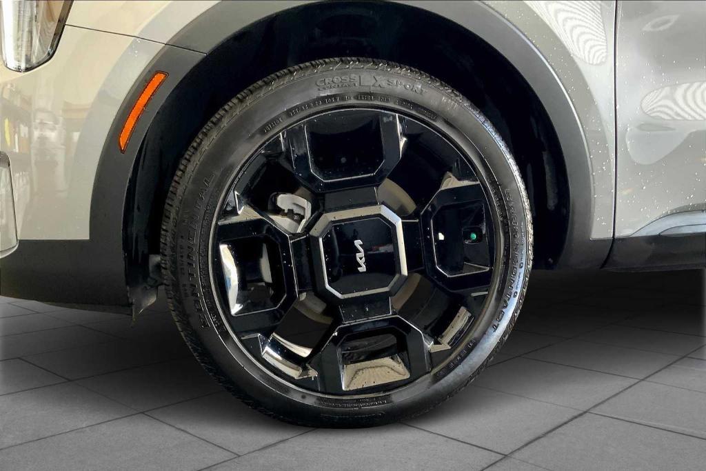 used 2024 Kia Sorento car, priced at $36,428