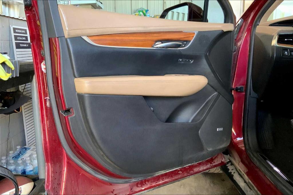 used 2017 Cadillac XT5 car, priced at $17,338