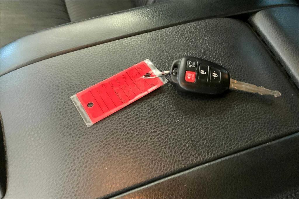 used 2018 Toyota Highlander car, priced at $22,938