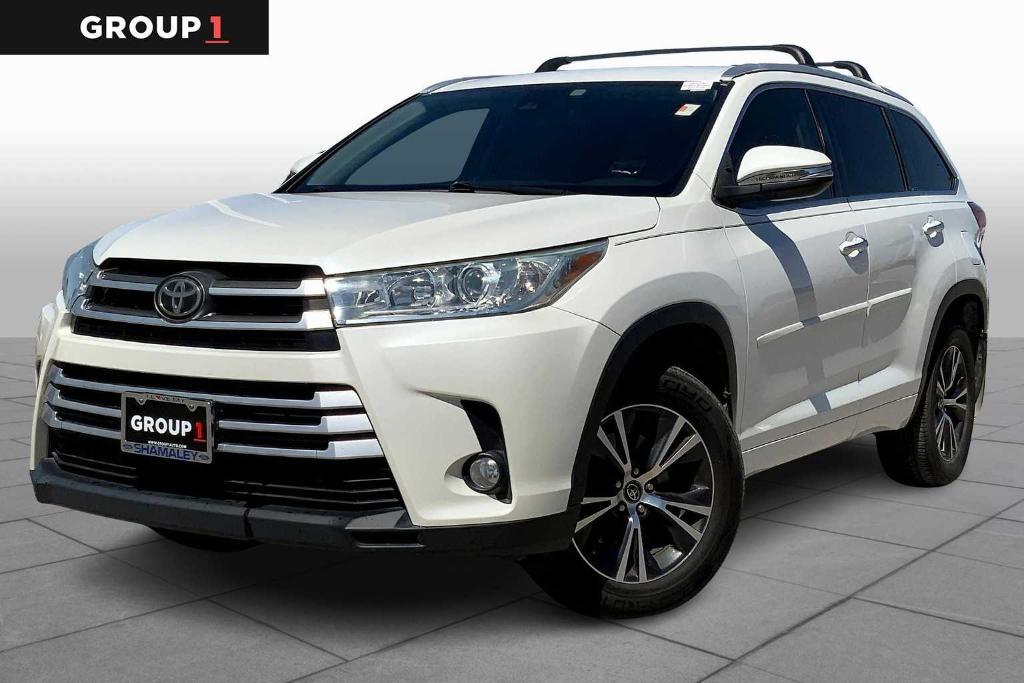used 2018 Toyota Highlander car, priced at $22,938