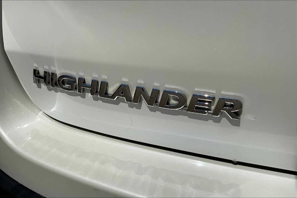 used 2018 Toyota Highlander car, priced at $22,938