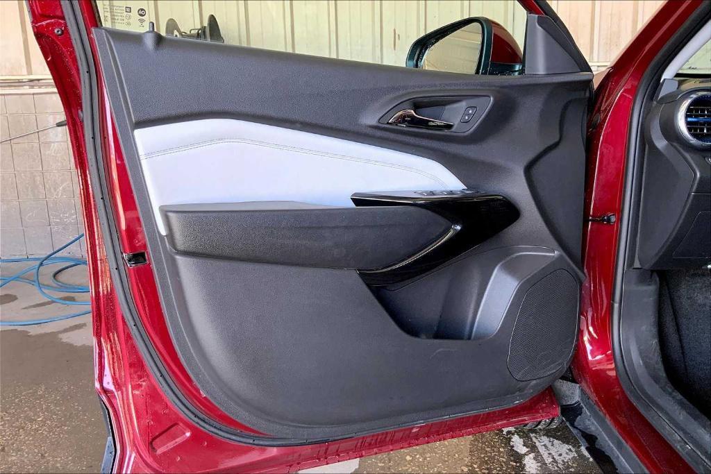used 2025 Chevrolet Trax car, priced at $25,528