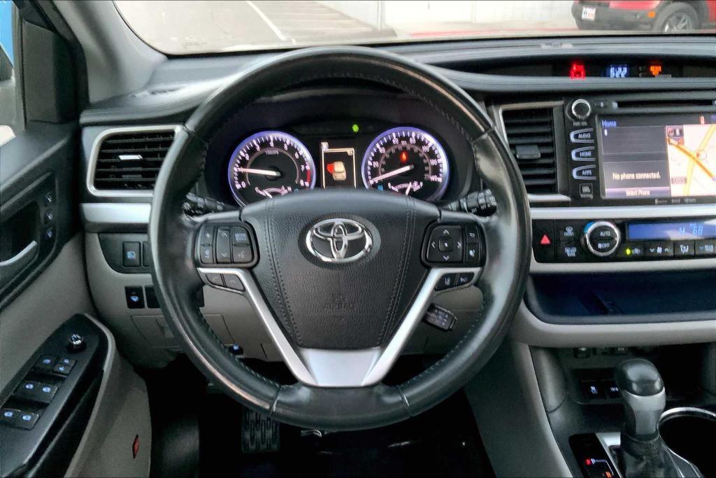 used 2019 Toyota Highlander car, priced at $31,960