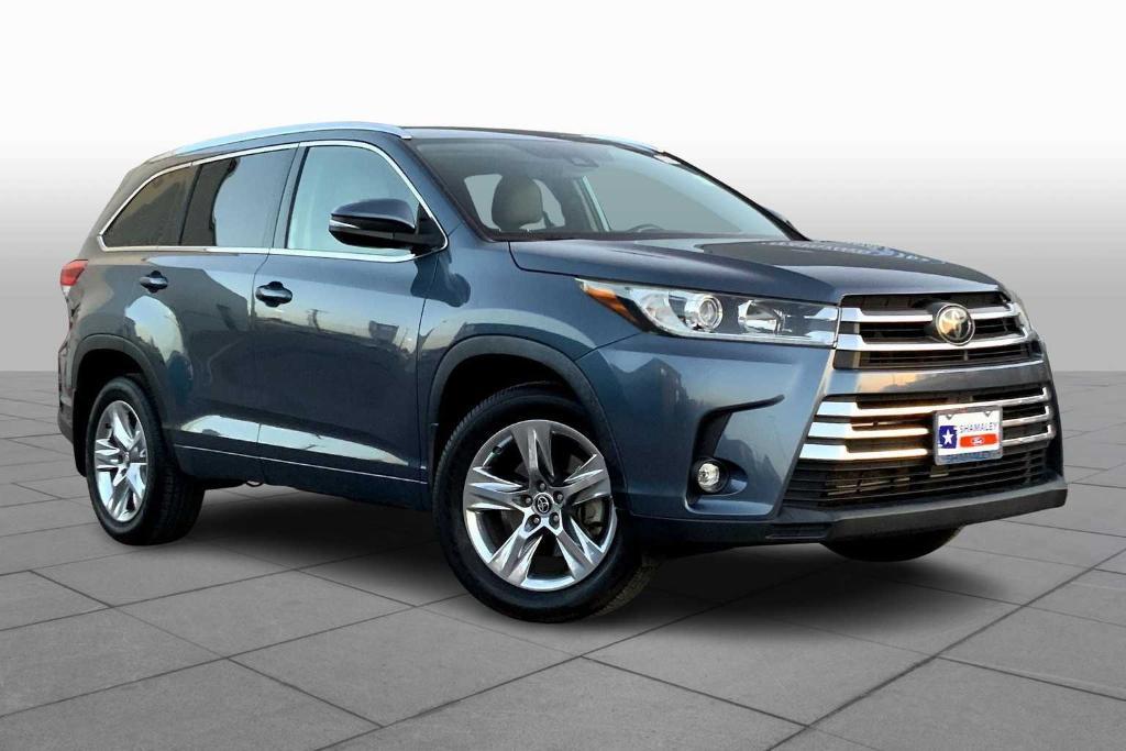 used 2019 Toyota Highlander car, priced at $31,960