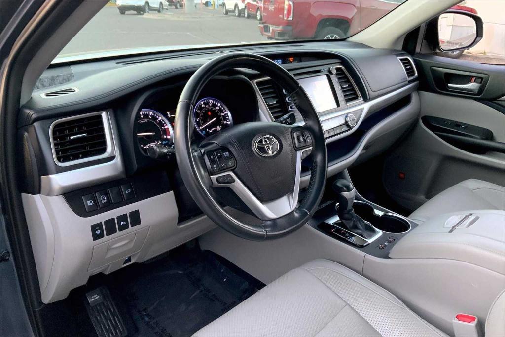 used 2019 Toyota Highlander car, priced at $31,960