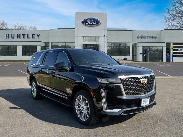 used 2022 Cadillac Escalade ESV car, priced at $67,371