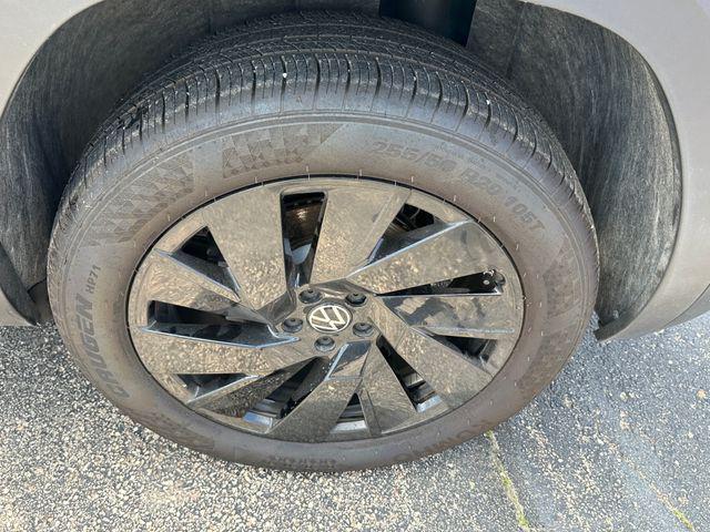 used 2024 Volkswagen Atlas Cross Sport car, priced at $34,272