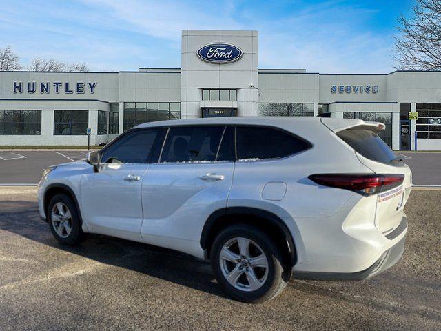 used 2022 Toyota Highlander car, priced at $28,372