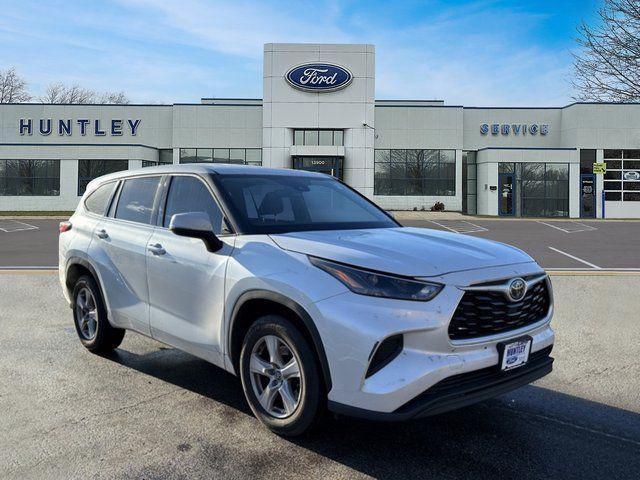 used 2022 Toyota Highlander car, priced at $28,372