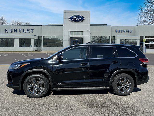 used 2017 Toyota Highlander Hybrid car, priced at $24,972