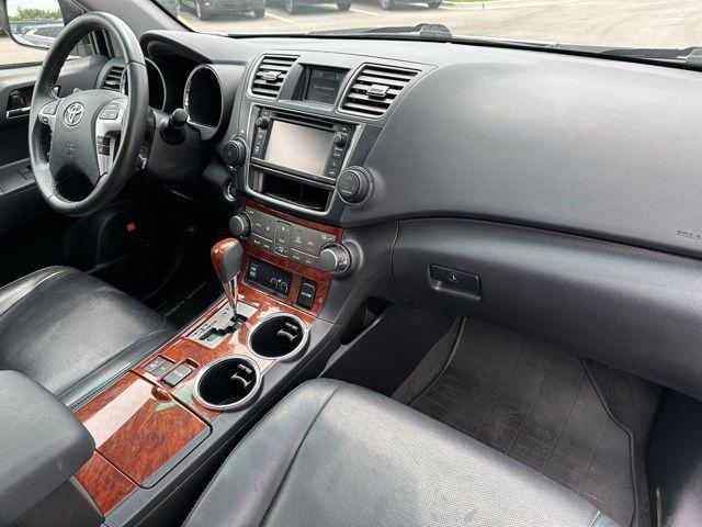 used 2013 Toyota Highlander car, priced at $16,772
