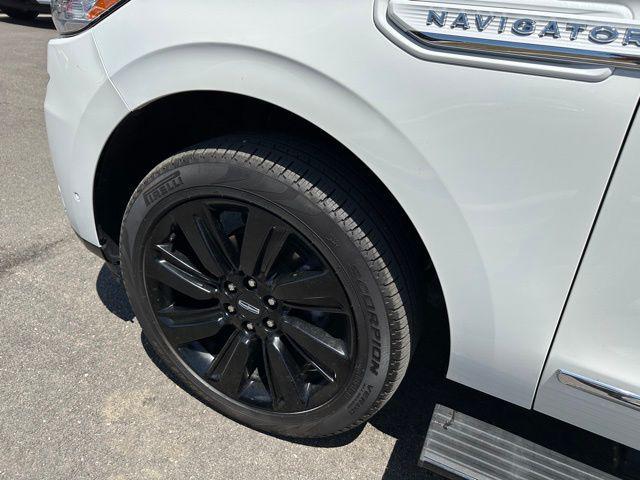 used 2022 Lincoln Navigator car, priced at $61,272