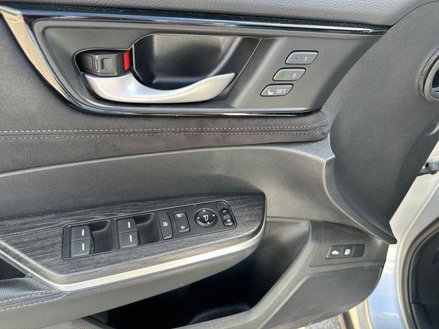 used 2018 Honda Clarity Plug-In Hybrid car, priced at $15,887