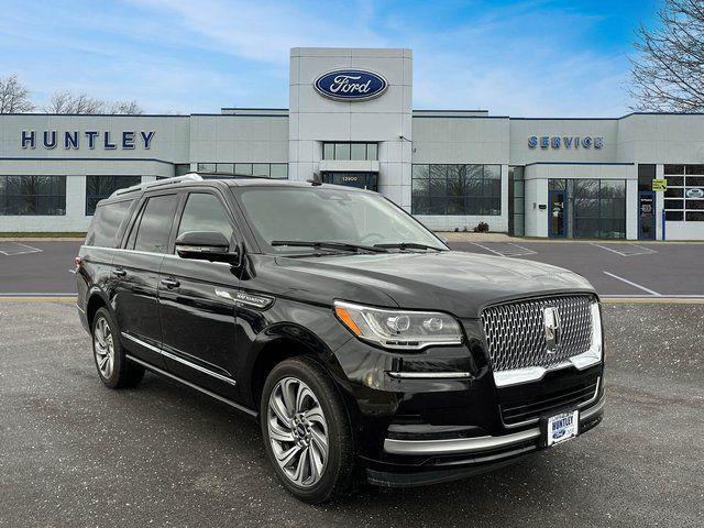 used 2022 Lincoln Navigator car, priced at $59,272