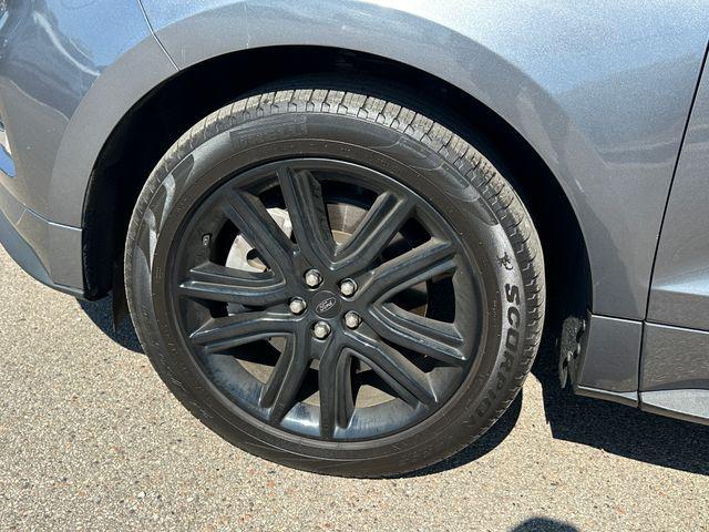 used 2024 Ford Edge car, priced at $25,222