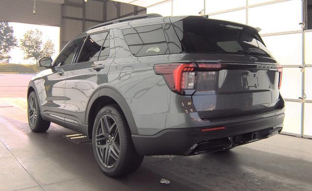 used 2025 Ford Explorer car, priced at $43,888
