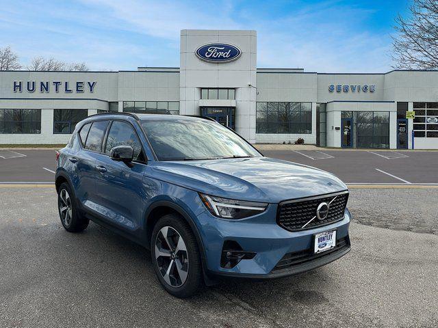 used 2024 Volvo XC40 car, priced at $30,930