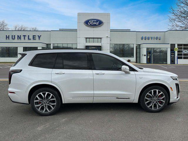 used 2022 Cadillac XT6 car, priced at $36,972