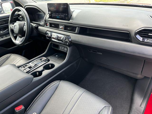 used 2023 Honda Pilot car, priced at $35,997