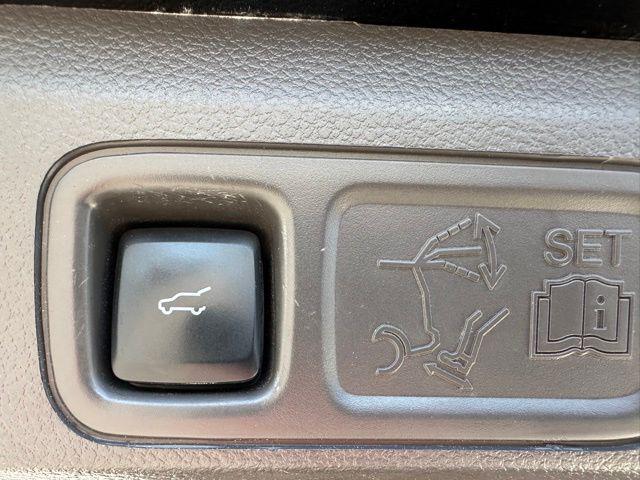 used 2022 Lincoln Navigator car, priced at $56,472