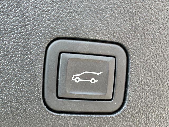 used 2025 GMC Yukon XL car, priced at $83,472