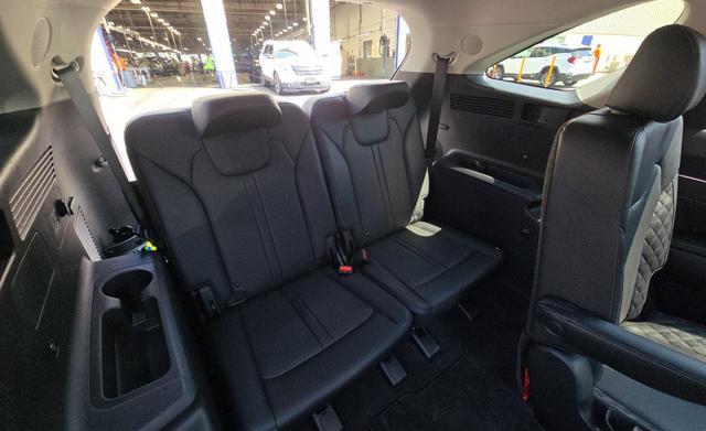 used 2021 Kia Sorento car, priced at $24,894