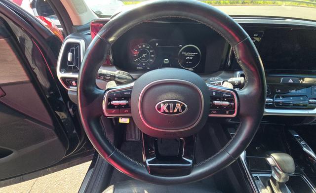used 2021 Kia Sorento car, priced at $24,894