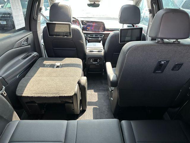 used 2024 Chevrolet Traverse car, priced at $51,888