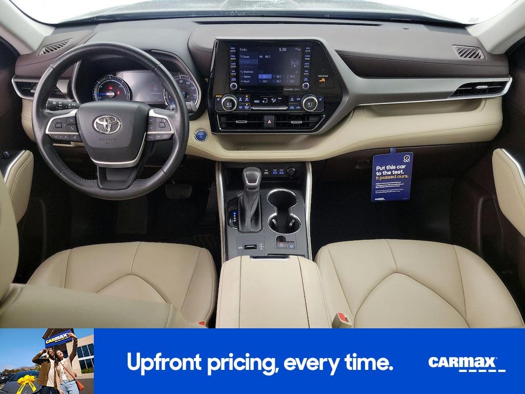 used 2022 Toyota Highlander Hybrid car, priced at $40,998