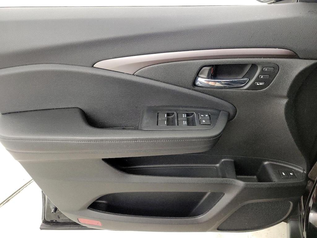 used 2022 Honda Pilot car, priced at $33,998
